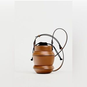 Zara geometric bucket bag